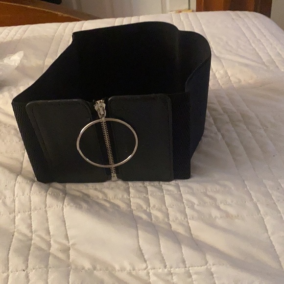 COPY - Black zip up belt - Picture 5 of 5